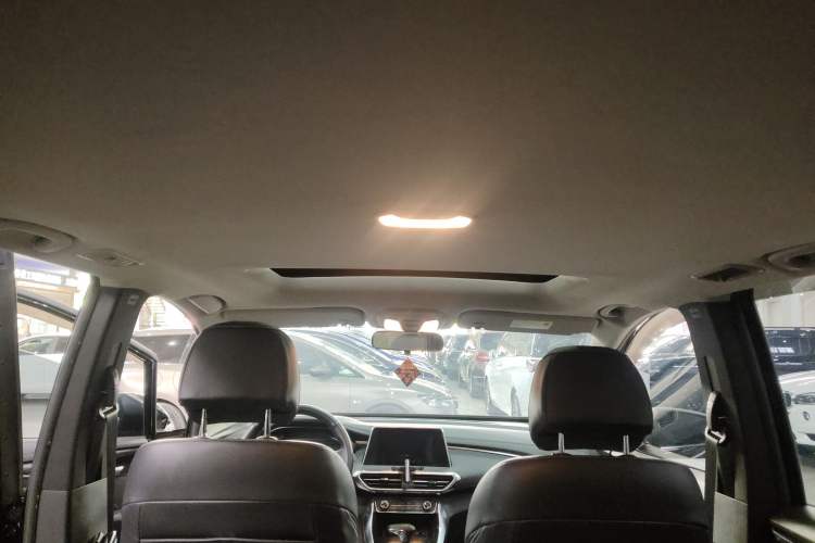 Used SAIC MAXUS G50 2022 1.5T Automatic Comfort Touring B Headliner
