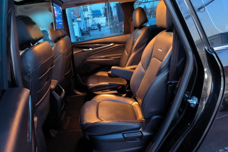Used SAIC MAXUS G50 2022 1.5T Automatic Comfort Touring B Interior 1