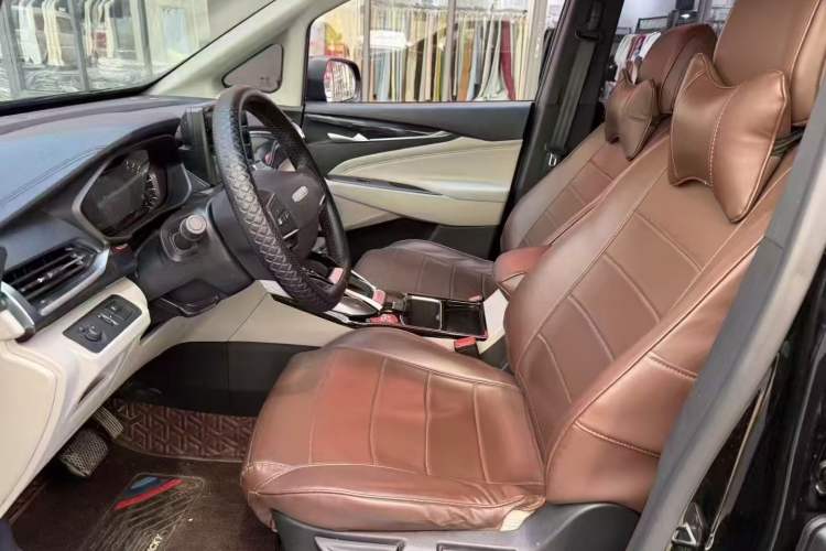Used SAIC MAXUS G50 2022 1.5T Automatic Comfort Touring A Interior 2
