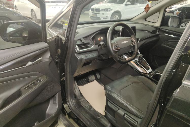 Used SAIC MAXUS G50 2022 1.5T Automatic Comfort Touring B Interior 2