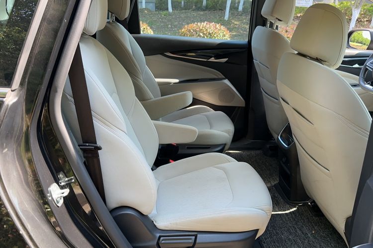 Used SAIC MAXUS G50 2022 1.5T Automatic Comfort Touring A Interior 2