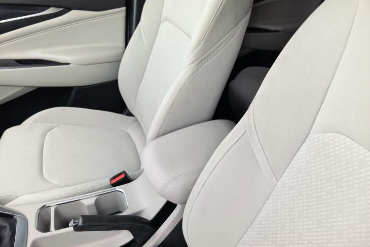 Used SAIC MAXUS G50 2022 1.5T Manual Touring A Interior 4
