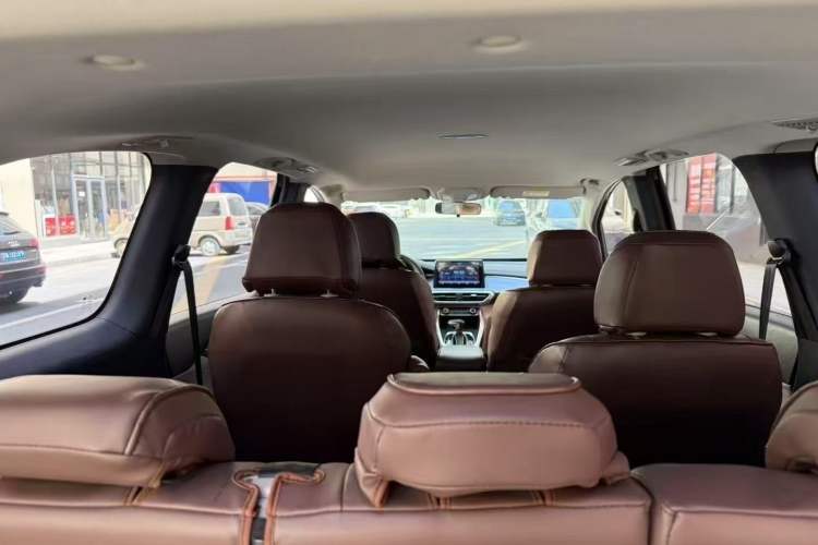 Used SAIC MAXUS G50 2022 1.5T Automatic Comfort Touring A Interior 4