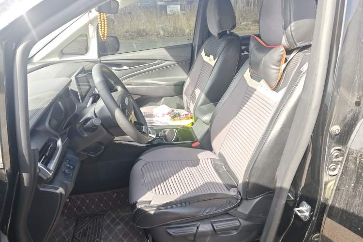 Used SAIC MAXUS G50 2022 1.5T Automatic Comfort Touring B Left Front Seat