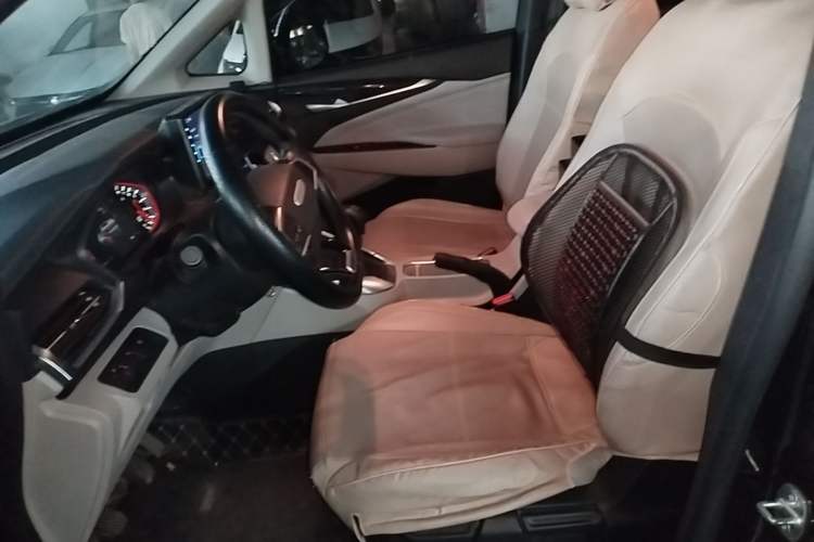 Used SAIC MAXUS G50 2022 1.5T Manual Touring A Left Front Seat