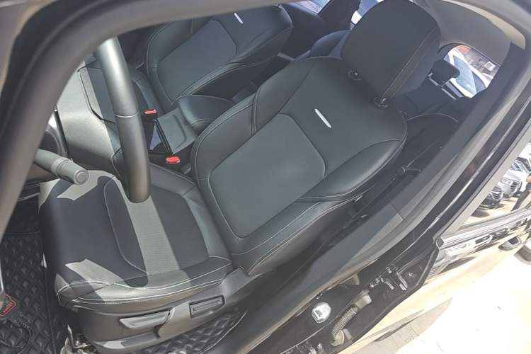Used SAIC MAXUS G50 2022 1.5T Automatic Comfort Touring B Left Front Seat