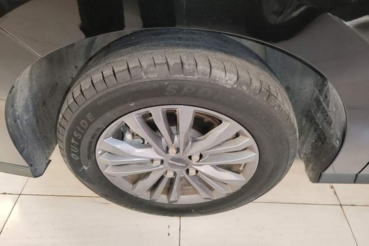 Used SAIC MAXUS G50 2022 1.5T Manual Comfort B Left Front Wheel Hub