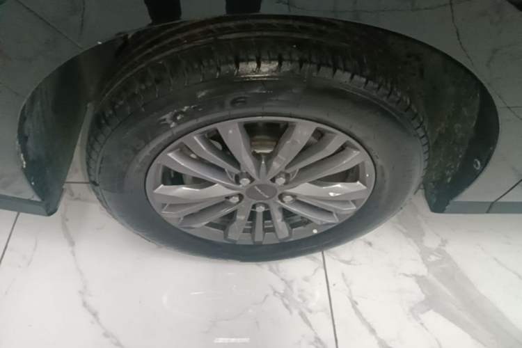 Used SAIC MAXUS G50 2022 1.5T Automatic Comfort Touring B Left Front Wheel Hub