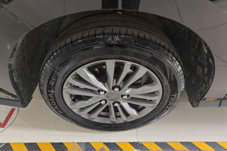 Used SAIC MAXUS G50 2022 1.5T Automatic Comfort Touring B Left Front Wheel Hub