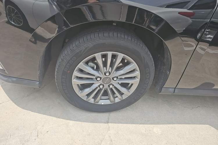 Used SAIC MAXUS G50 2022 1.5T Automatic Comfort Touring B Left Front Wheel Hub