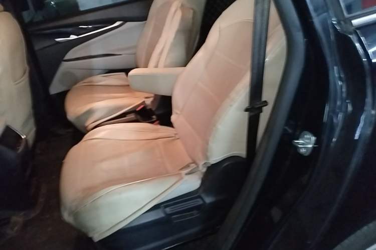 Used SAIC MAXUS G50 2022 1.5T Manual Touring A Left Rear Seat