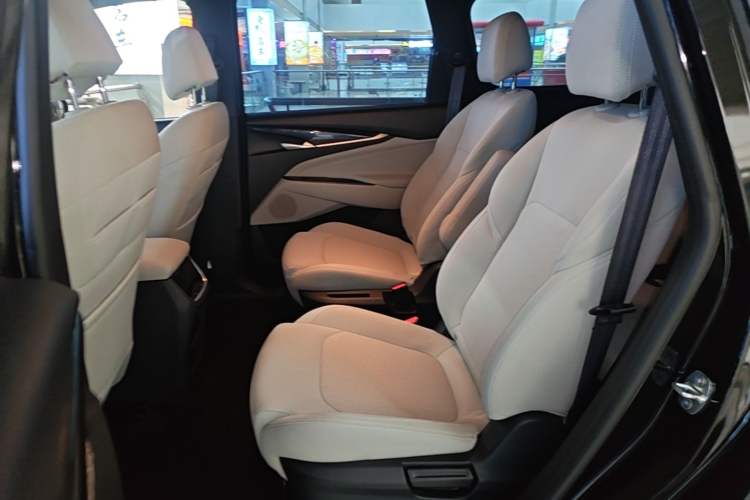 Used SAIC MAXUS G50 2022 1.5T Automatic Comfort Touring A Left Rear Seat