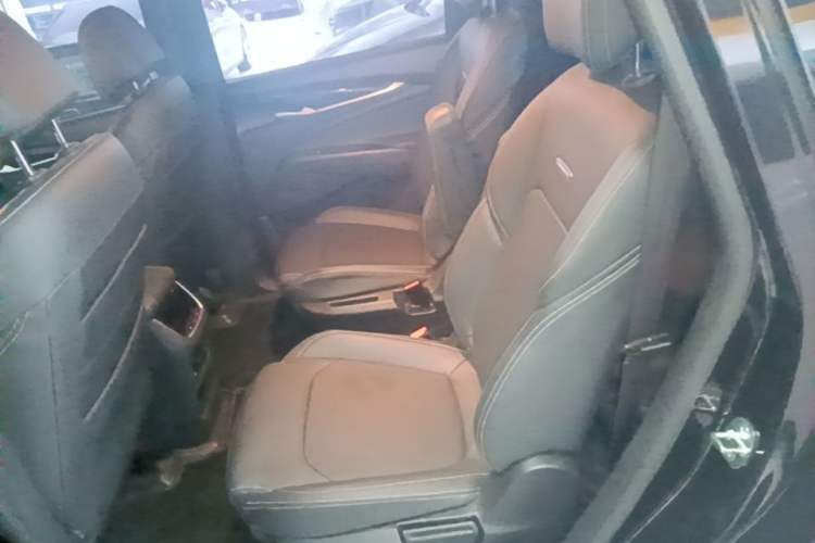 Used SAIC MAXUS G50 2022 1.5T Automatic Comfort Touring B Left Rear Seat