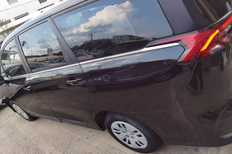Used SAIC MAXUS G50 2022 1.5T Automatic Comfort Touring A Left Side
