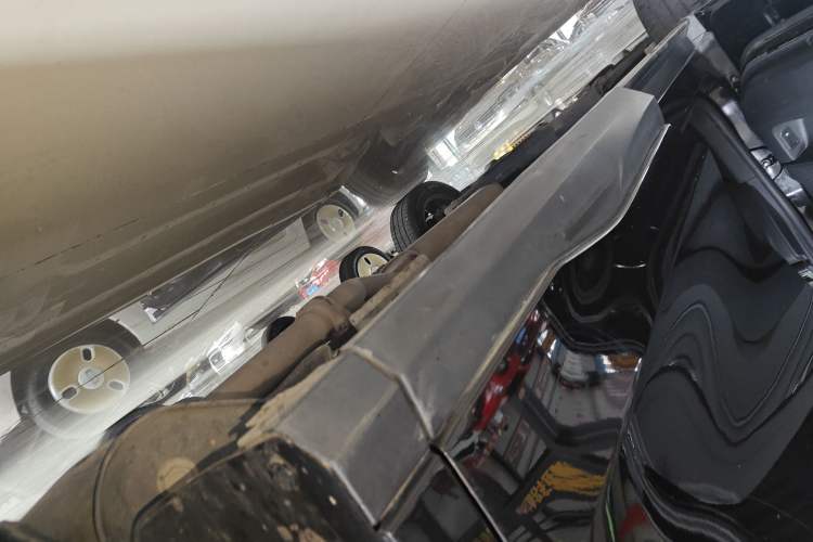 Used SAIC MAXUS G50 2022 1.5T Automatic Comfort Touring B Left Side Sill