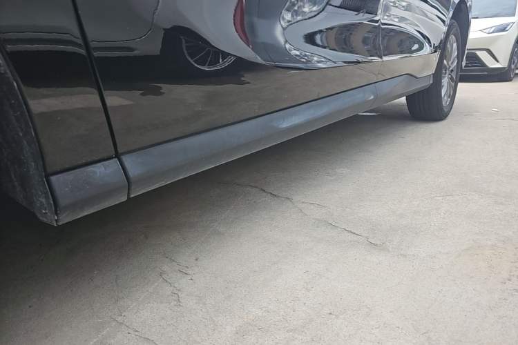 Used SAIC MAXUS G50 2022 1.5T Automatic Comfort Touring B Left Side Sill