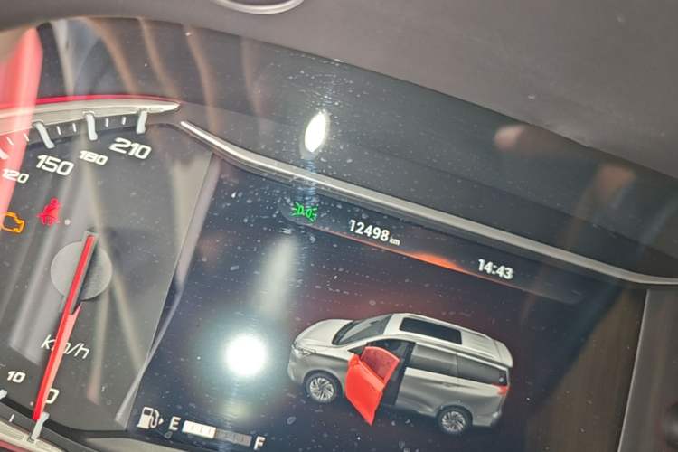 Used SAIC MAXUS G50 2022 1.5T Manual Comfort B Odometer Close Up