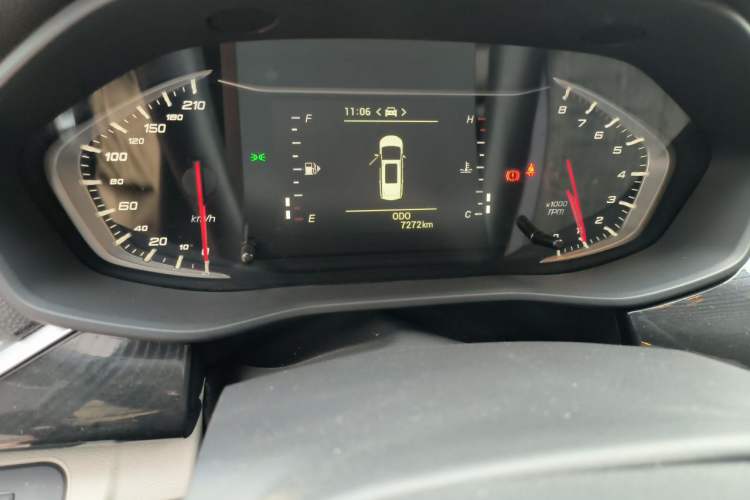 Used SAIC MAXUS G50 2022 1.5T Manual Touring A Odometer Close Up