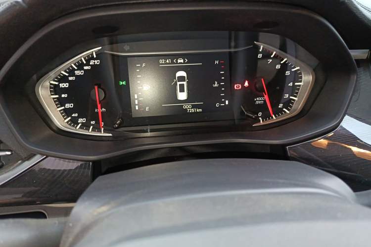 Used SAIC MAXUS G50 2022 1.5T Manual Touring A Odometer Close Up