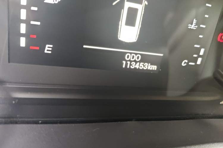 Used SAIC MAXUS G50 2022 1.5T Manual Comfort B Odometer Close Up