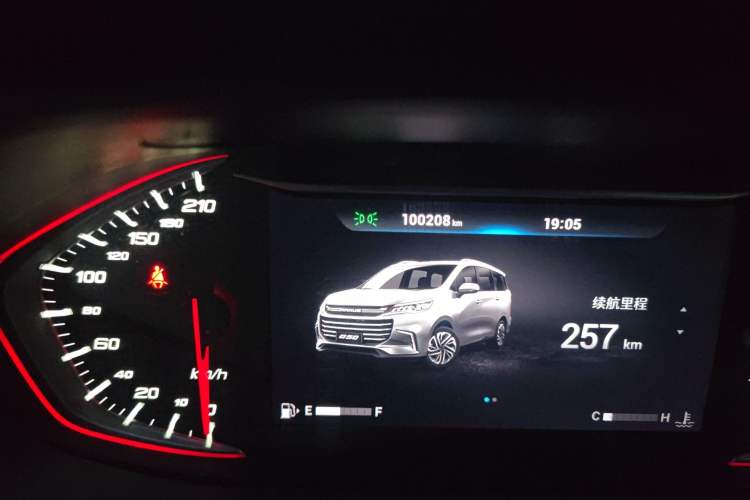 Used SAIC MAXUS G50 2022 1.5T Manual Comfort B Odometer Close Up
