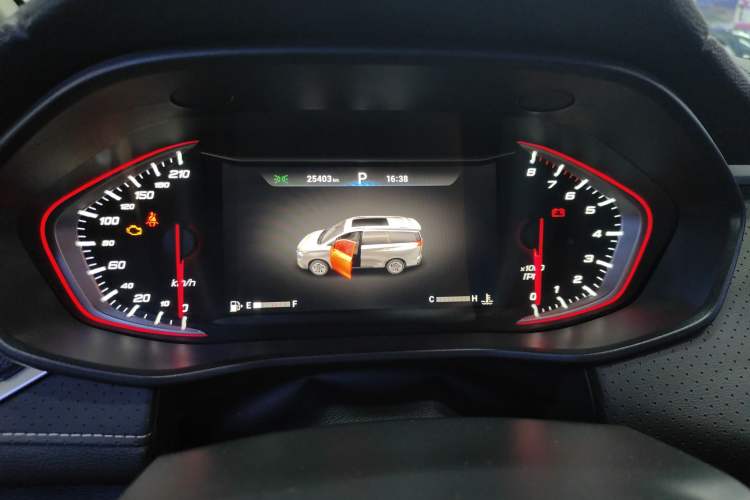 Used SAIC MAXUS G50 2022 1.5T Automatic Comfort Touring B Odometer Close Up