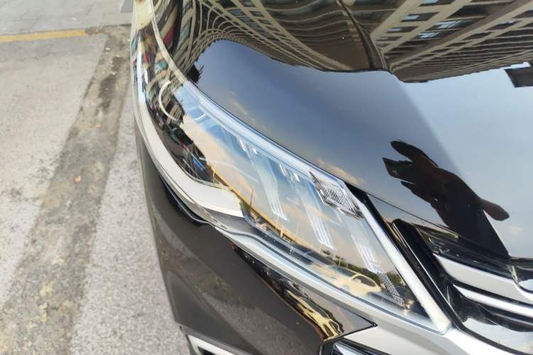 Used SAIC MAXUS G50 2022 1.5T Manual Touring A Right Front Headlight