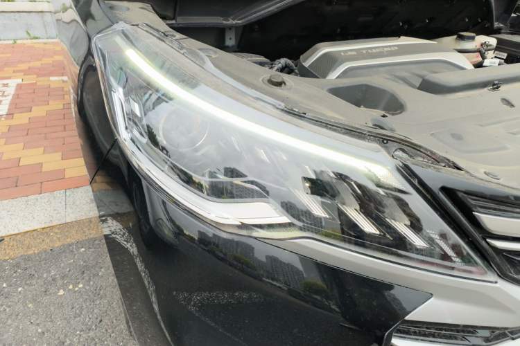 Used SAIC MAXUS G50 2022 1.5T Manual Touring A Right Front Headlight