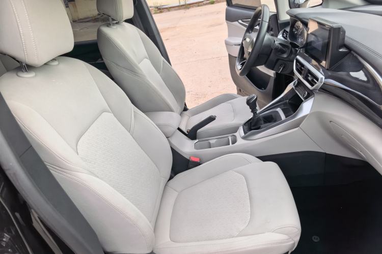 Used SAIC MAXUS G50 2022 1.5T Manual Touring A Right Front Seat