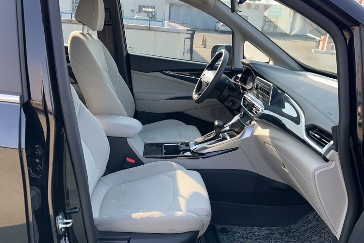 Used SAIC MAXUS G50 2022 1.5T Automatic Comfort Touring A Right Front Seat