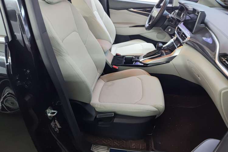 Used SAIC MAXUS G50 2022 1.5T Automatic Comfort Touring A Right Front Seat