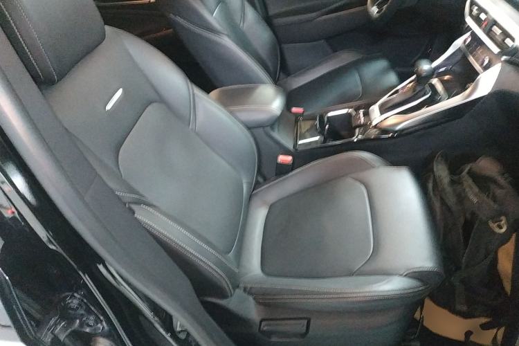 Used SAIC MAXUS G50 2022 1.5T Automatic Comfort Touring B Right Front Seat