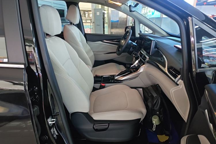 Used SAIC MAXUS G50 2022 1.5T Automatic Comfort Touring A Right Front Seat