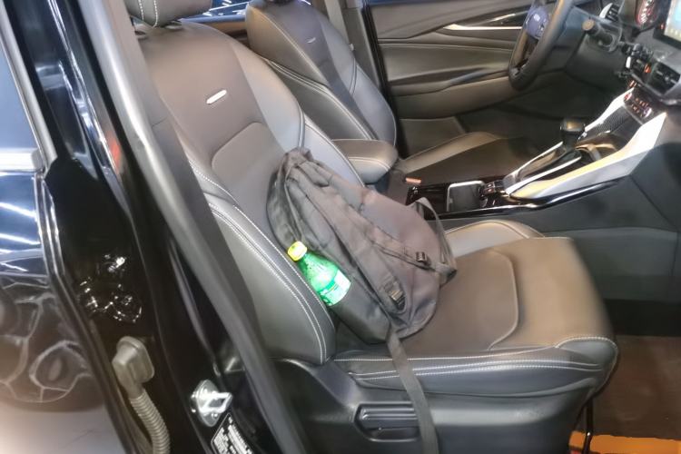 Used SAIC MAXUS G50 2022 1.5T Automatic Comfort Touring B Right Front Seat
