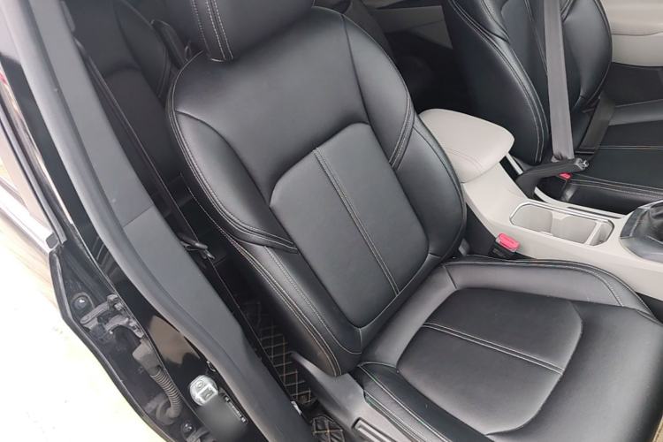 Used SAIC MAXUS G50 2022 1.5T Manual Touring A Right Front Seat