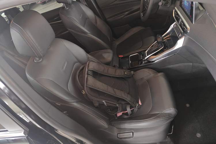 Used SAIC MAXUS G50 2022 1.5T Automatic Comfort Touring B Right Front Seat