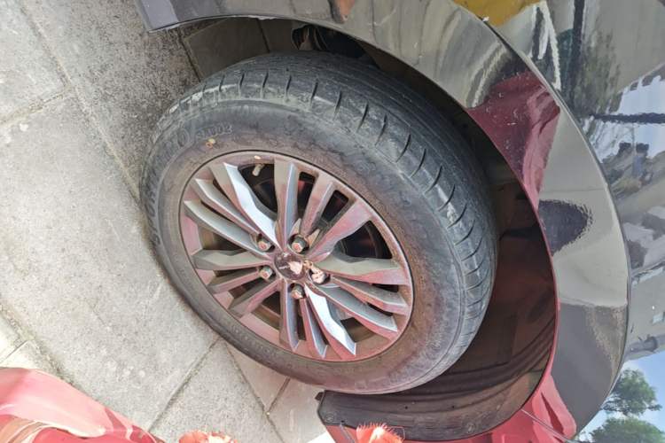 Used SAIC MAXUS G50 2022 1.5T Manual Comfort B Right Front Wheel Hub