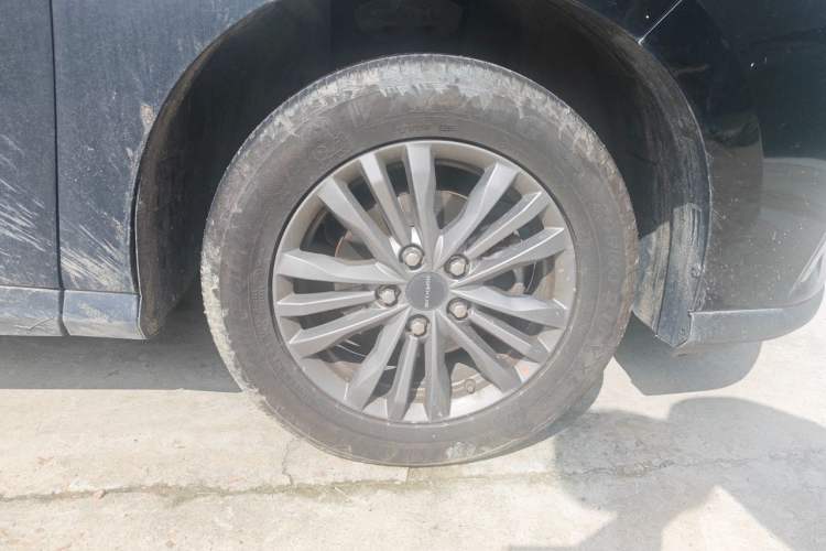 Used SAIC MAXUS G50 2022 1.5T Automatic Comfort Touring B Right Front Wheel Hub
