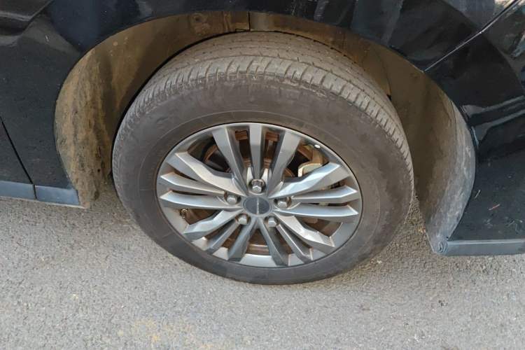 Used SAIC MAXUS G50 2022 1.5T Manual Comfort B Right Front Wheel Hub