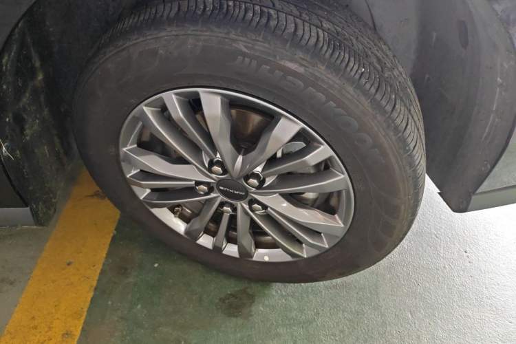 Used SAIC MAXUS G50 2022 1.5T Automatic Comfort Touring B Right Front Wheel Hub