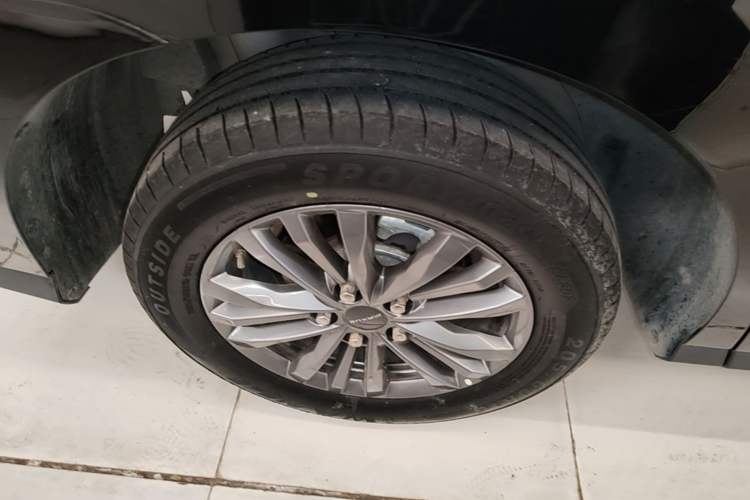 Used SAIC MAXUS G50 2022 1.5T Manual Comfort B Right Rear Wheel Hub