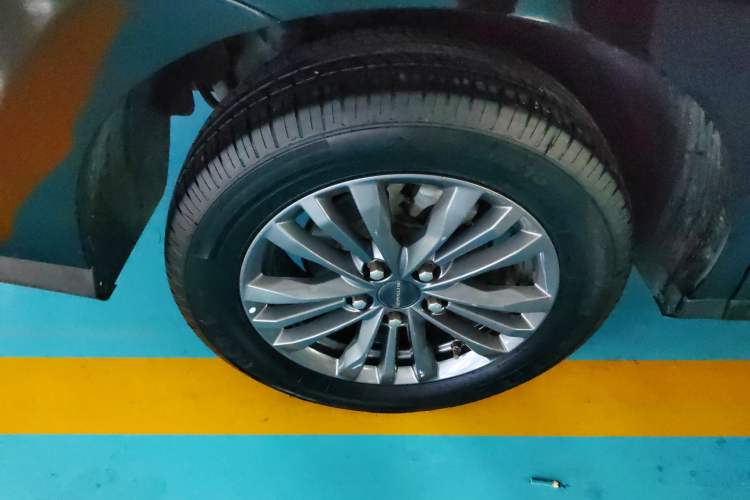 Used SAIC MAXUS G50 2022 1.5T Automatic Comfort Touring B Right Rear Wheel Hub