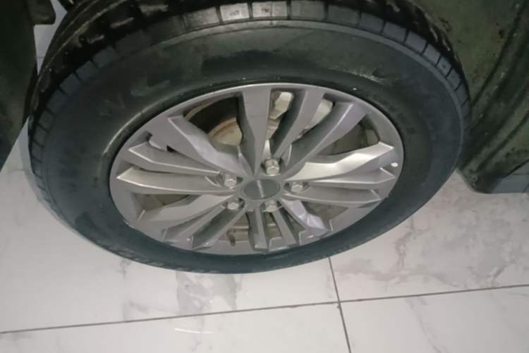 Used SAIC MAXUS G50 2022 1.5T Automatic Comfort Touring B Right Rear Wheel Hub