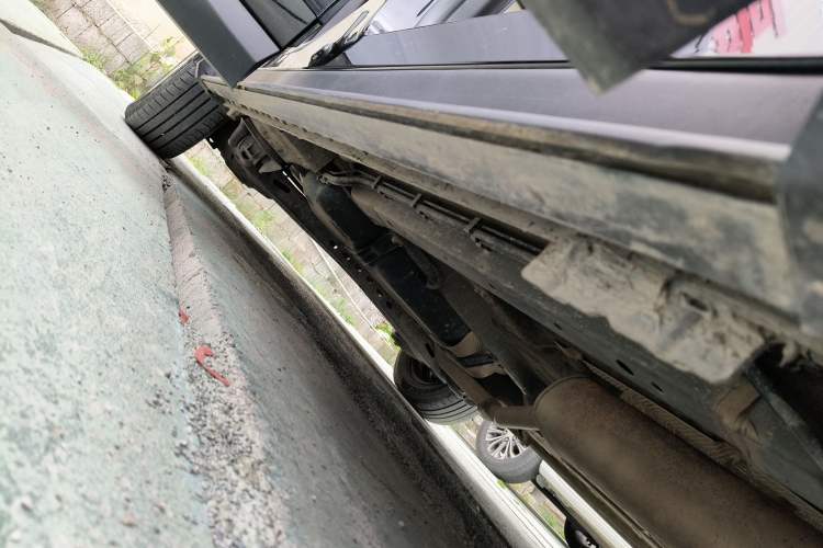 Used SAIC MAXUS G50 2022 1.5T Automatic Comfort Touring A Right Side Sill