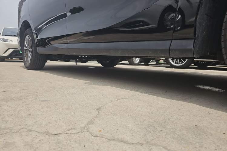 Used SAIC MAXUS G50 2022 1.5T Automatic Comfort Touring B Right Side Sill