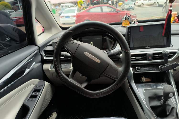 Used SAIC MAXUS G50 2022 1.5T Manual Touring A Steering Wheel