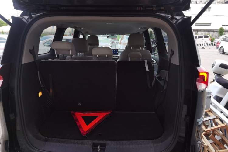 Used SAIC MAXUS G50 2022 1.5T Automatic Comfort Touring A Trunk