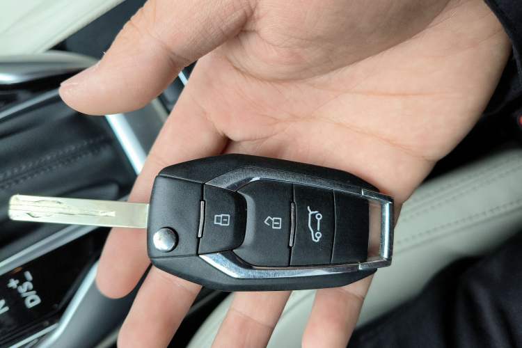 Used SAIC MAXUS G50 2022 1.5T Automatic Comfort Touring A Vehicle Key