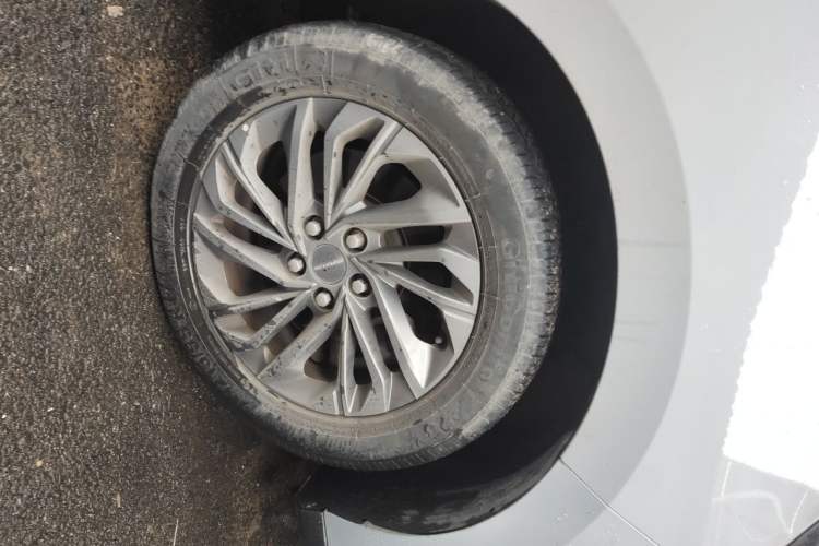 Used SAIC MAXUS G50 2022 1.5T Automatic Comfort Touring B Right Front Wheel Hub