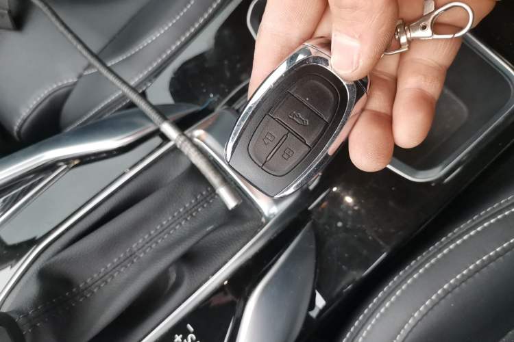 Used SAIC MAXUS G50 2022 1.5T Automatic Comfort Touring B Vehicle Key